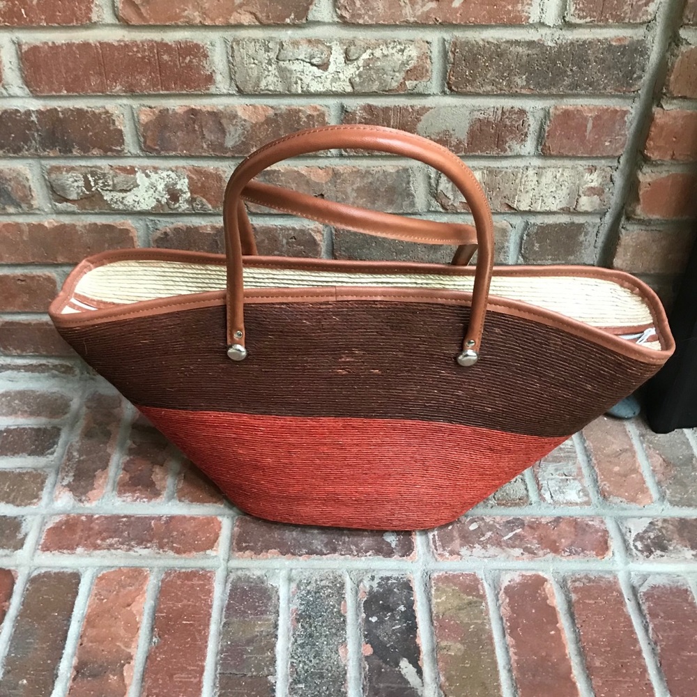 Beach basket  Brown /Red Straw W Leather Handles